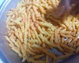 A picture of step 3 of Chatpate Kurkure.