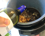 Foto del paso 3 de la receta: Estofado de solomillo de cerdo al vino tinto con Olla GM modelo H