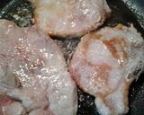 A picture of step 2 of Stewed pork chops in a marinara sauce.