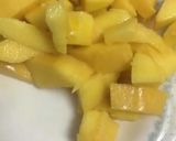 A picture of step 1 of Mango cream shake.