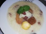 Sopa de picadillo con fideos y picatostes