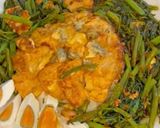 รูปขั้นตอนการทำที่ 3 ของ ผักบุ้งผัดพริกแกงไข่เค็ม