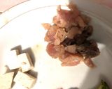 Foto langkah ke 1 dari resep Cerelac Risenutri bersama Kuah Ikan Tuna.