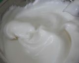 Foto langkah ke 2 dari resep Marmer Cotton Cupcake.