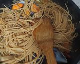 Foto del paso 8 de la receta: 🍝 Espaguetis con mejillones y tomate 🐚