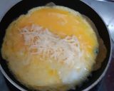 Foto langkah ke 2 dari resep Telur Dadar Keju.