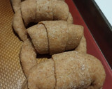 Foto del paso 4 de la receta: Medialunas integrales sin azúcar rellenas de dulce de membrillo🥐
