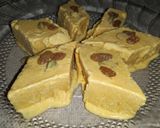 A picture of step 5 of Mango icecream burfi.