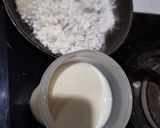 Foto langkah ke 2 dari resep Mochi Stroberi.