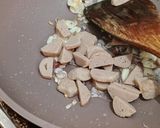 Foto langkah ke 2 dari resep Tumis Jamur Kancing Buncis.