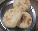 Foto langkah ke 6 dari resep Roti Arab "Khubz" isi Keju Pakai Teflon.