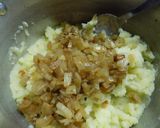 Foto del paso 2 de la receta: Varenikes con 4 salsas en discos de copetin