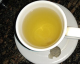 Foto del paso 1 de la receta: Infusión de yerba mate, peperina, laurel y te verde