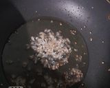 A picture of step 3 of Beetroot Pulao.