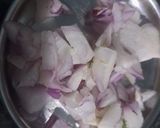 A picture of step 4 of Lunch box paneer paratha.
