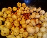मसालेदार भुना मखाना(Masaledar bhuna makhana recipe in Hindi) रेसिपी चरण 4 फोटो