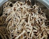 A picture of step 1 of Roti Noodles.