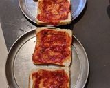 A picture of step 1 of Loaf Bread Pizza😏.
