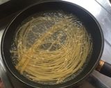รูปขั้นตอนการทำที่ 1 ของ สปาเก็ตตี้ กะเพราไก่