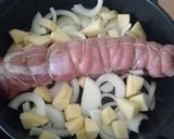Foto del paso 4 de la receta: Solomillo de cerdo relleno de jamón, queso, nueces en salsa de manzana