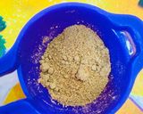 A picture of step 2 of Tapioca+beans cake.