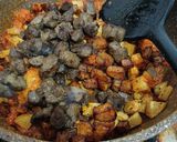 Foto langkah ke 3 dari resep Sambal goreng kentang dan hati.