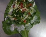 A picture of step 4 of Spinach mix salad roll.