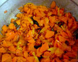 கேரட் முட்டை பிரட்டல் ரெசிபி ஸ்டேப் 2 புகைப்படம்