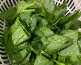 Hình bước làm 2 của món Canh Mướp Mồng Tơi Tôm Khô Húng Quế