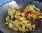 Foto langkah ke 4 dari resep Oseng Kikil (221).