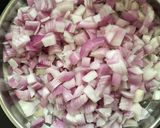 A picture of step 1 of Onion sabji.