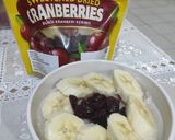 Foto langkah ke 4 dari resep Healthy Breakfast : Oats with Banana & Cranberry.
