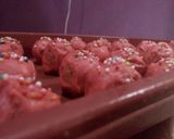 Foto langkah ke 6 dari resep Pinky Choco Ball.