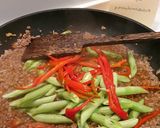 Gambar langkah 9 resipi Phat Kaphrao Daging Cincang.