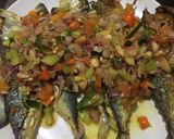 Foto langkah ke 4 dari resep Ikan kembung goreng sambal matah.