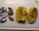 Foto del paso 2 de la receta: Papas y ajos al plomo con mollejas a la chapa