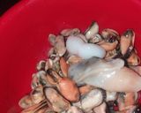 Foto del paso 1 de la receta: Sopa de mariscos