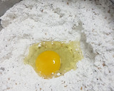 Foto del paso 3 de la receta: Galletitas crackers con semillas sin tacc