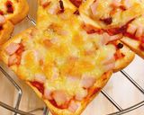 Hình bước làm 3 của món Pizza làm từ bánh mỳ