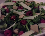 Foto del paso 3 de la receta: Ensalada de micuit, frutos rojos y mango