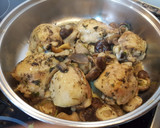 Foto del paso 7 de la receta: Contramuslos de pollo y setas en salsa