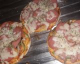 Foto del paso 3 de la receta: Pizza con pan de pita