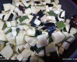 Foto del paso 4 de la receta: Tortilla de berenjenas, calabacín y cebolla