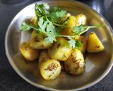 A picture of step 3 of Banana sabzi.