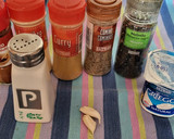 Foto del paso 1 de la receta: Pollo especiado con salsa de yogur y miel