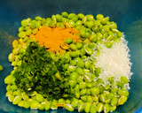 દાણા મુઠિયાં નુ શાક (Dana Muthia Shak Recipe In Gujarati) રેસીપી સ્ટેપ2ફોટો