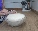 Foto del paso 2 de la receta: Pizza casera de cebolla caramelizada y queso de rulo