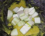 Foto langkah ke 3 dari resep Gulai Udang Telur Puyuh.