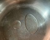 A picture of step 1 of Pressure cooker vermicelli upma.