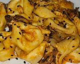 Foto del paso 7 de la receta Raviolis fresco de carne en salsa de puerro, champiñones y huevo de codorniz